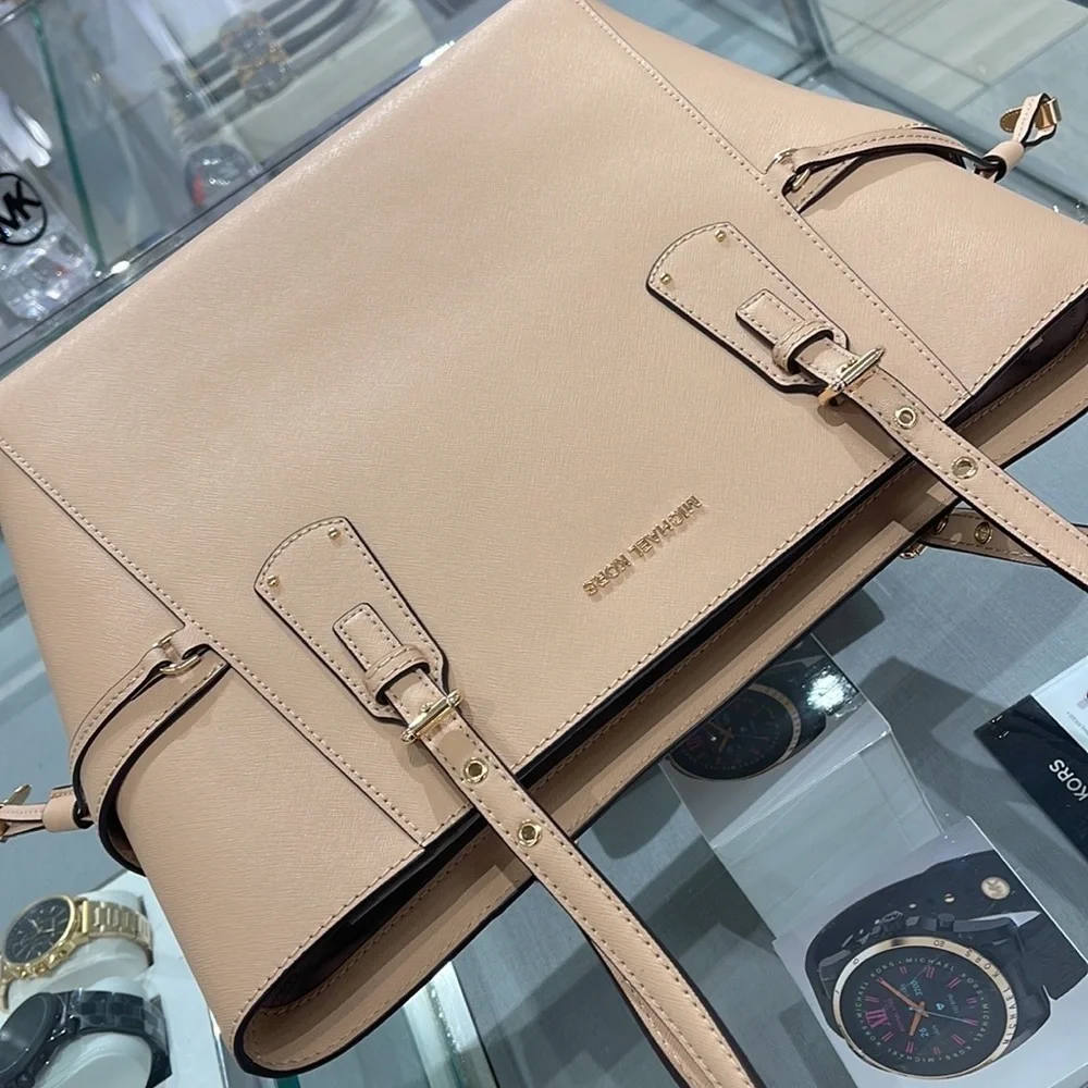 Michael Kors Voyager Small Saffiano Leather Tote Bag Style#30H1GV6T4T NWT OYSTER